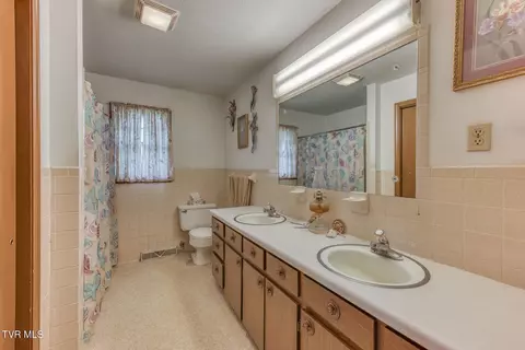 Bath - 2390 Highway 107 Chuckey Tn 37641, Chuckey, TN 37641 photo 1 of 1