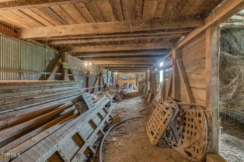Entry Way - 2390 Highway 107 Chuckey Tn 37641, Chuckey, TN 37641 photo 1 of 1