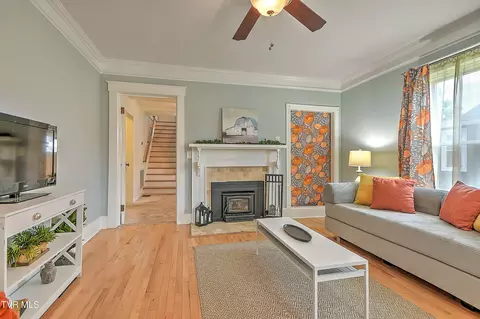 Living - 909 E Holston Avenue Johnson City Tn 37601, Johnson City, TN 37601 photo 1 of 2