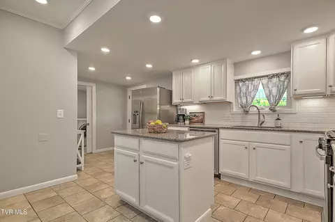 Kitchen - 909 E Holston Avenue Johnson City Tn 37601, Johnson City, TN 37601 photo 1 of 5