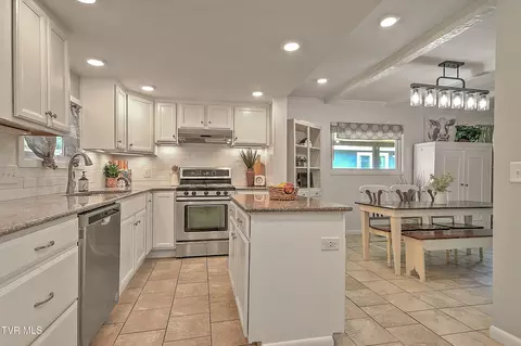 Kitchen - 909 E Holston Avenue Johnson City Tn 37601, Johnson City, TN 37601 photo 2 of 5