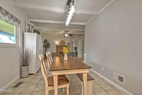 Dining - 909 E Holston Avenue Johnson City Tn 37601, Johnson City, TN 37601 photo 4 of 4
