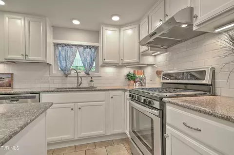 Kitchen - 909 E Holston Avenue Johnson City Tn 37601, Johnson City, TN 37601 photo 5 of 5