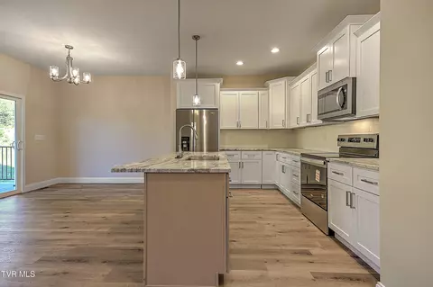 Kitchen - 234 E Ridges Drive Chuckey Tn 37641, Chuckey, TN 37641 photo 5 of 6