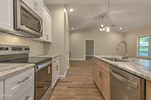 Kitchen - 234 E Ridges Drive Chuckey Tn 37641, Chuckey, TN 37641 photo 6 of 6