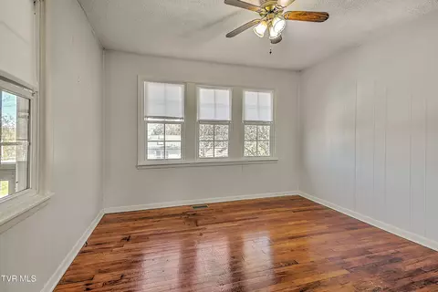 Bedroom - 2145 Highway 93 Fall Branch Tn 37656, Fall Branch, TN 37656 photo 7 of 10