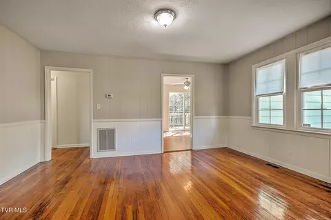 Living - 2145 Highway 93 Fall Branch Tn 37656, Fall Branch, TN 37656 photo 5 of 8