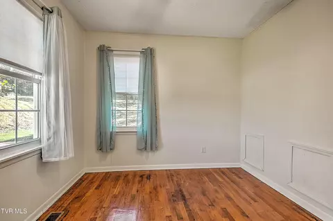 Bedroom - 2145 Highway 93 Fall Branch Tn 37656, Fall Branch, TN 37656 photo 2 of 10