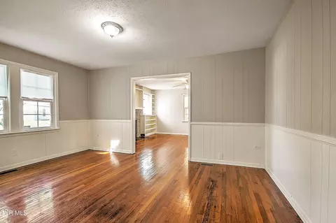 Living - 2145 Highway 93 Fall Branch Tn 37656, Fall Branch, TN 37656 photo 6 of 8