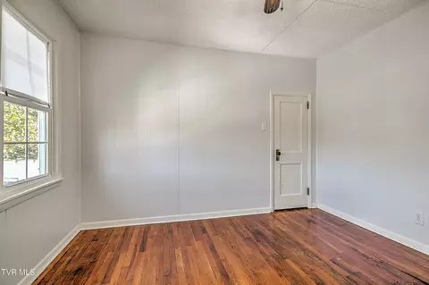 Bedroom - 2145 Highway 93 Fall Branch Tn 37656, Fall Branch, TN 37656 photo 8 of 10