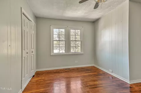 Bedroom - 2145 Highway 93 Fall Branch Tn 37656, Fall Branch, TN 37656 photo 5 of 10