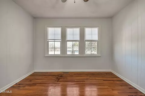 Bedroom - 2145 Highway 93 Fall Branch Tn 37656, Fall Branch, TN 37656 photo 10 of 10