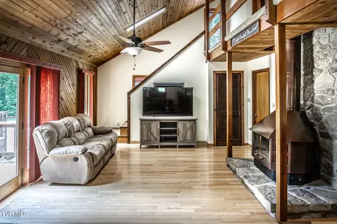 Living - 835 Pike Road Greeneville Tn 37745, Greeneville, TN 37745 photo 1 of 1