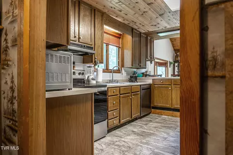 Kitchen - 835 Pike Road Greeneville Tn 37745, Greeneville, TN 37745 photo 5 of 5