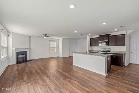 Living - 2320 Beacon Road Talbott Tn 37877, Talbott, TN 37877 photo 4 of 4
