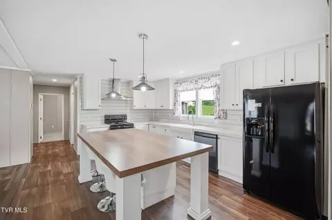 Kitchen - 425 Pritchard Road Limestone Tn 37681, Limestone, TN 37681 photo 2 of 4