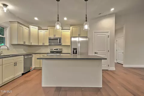 Kitchen - 118 Emerald Drive Greeneville Tn 37745, Greeneville, TN 37745 photo 4 of 6