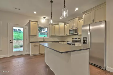Kitchen - 118 Emerald Drive Greeneville Tn 37745, Greeneville, TN 37745 photo 5 of 6