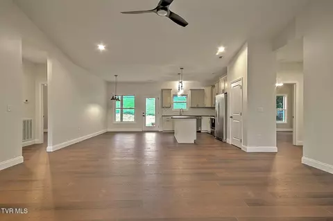 Living - 118 Emerald Drive Greeneville Tn 37745, Greeneville, TN 37745 photo 1 of 6