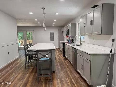 Kitchen - 213 Yose Drive Duffield Va 24244, Duffield, VA 24244 photo 1 of 5