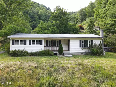 1020 Steep Fork Road Grundy Va 24614, Grundy, VA 24614