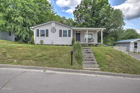 918 S Cedar Avenue Elizabethton Tn 37643, Elizabethton, TN 37643