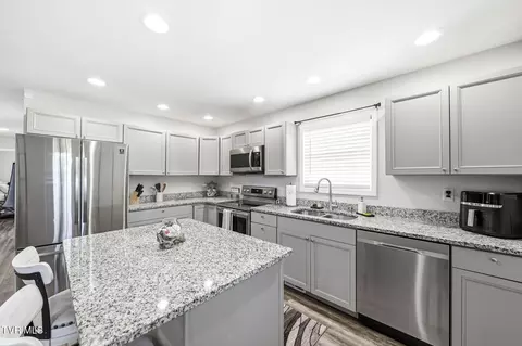 Kitchen - 730 Ottway Road Greeneville Tn 37745, Greeneville, TN 37745 photo 2 of 2