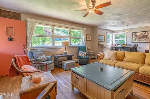Living - 800 Prospect Avenue Bristol Va 24201, Bristol, VA 24201 photo 2 of 4