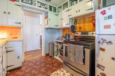 Kitchen - 800 Prospect Avenue Bristol Va 24201, Bristol, VA 24201 photo 3 of 4