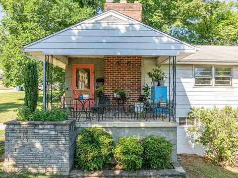 Exterior - 800 Prospect Avenue Bristol Va 24201, Bristol, VA 24201 photo 4 of 10