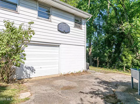 Exterior - 800 Prospect Avenue Bristol Va 24201, Bristol, VA 24201 photo 7 of 10