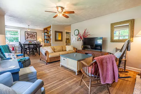 Living - 800 Prospect Avenue Bristol Va 24201, Bristol, VA 24201 photo 1 of 4