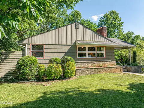Exterior - 800 Prospect Avenue Bristol Va 24201, Bristol, VA 24201 photo 2 of 10