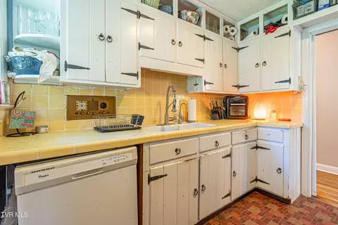 Kitchen - 800 Prospect Avenue Bristol Va 24201, Bristol, VA 24201 photo 2 of 4