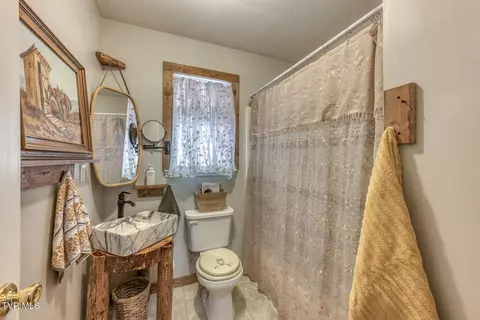 Bath - 130 Timber Lane Hampton Tn 37658, Hampton, TN 37658 photo 2 of 4
