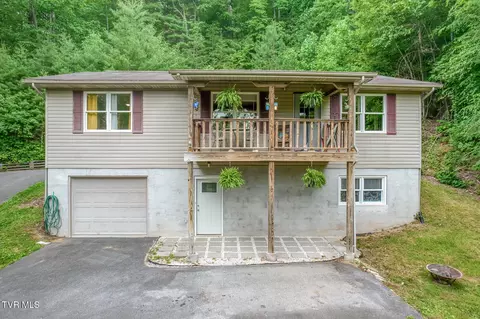 130 Timber Lane Hampton Tn 37658, Hampton, TN 37658