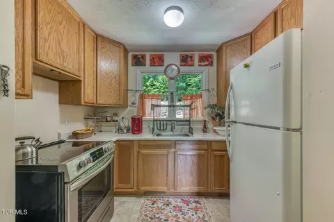 Kitchen - 130 Timber Lane Hampton Tn 37658, Hampton, TN 37658 photo 2 of 3