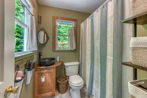 Bath - 130 Timber Lane Hampton Tn 37658, Hampton, TN 37658 photo 1 of 4