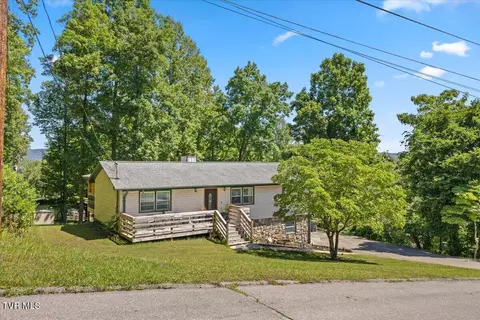 303 Clifftop Court Mount Carmel Tn 37645, Mount Carmel, TN 37645