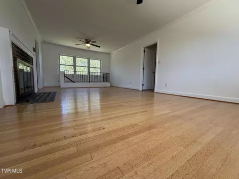 Living - 507 E Sevier Heights Greeneville Tn 37745, Greeneville, TN 37745 photo 4 of 6
