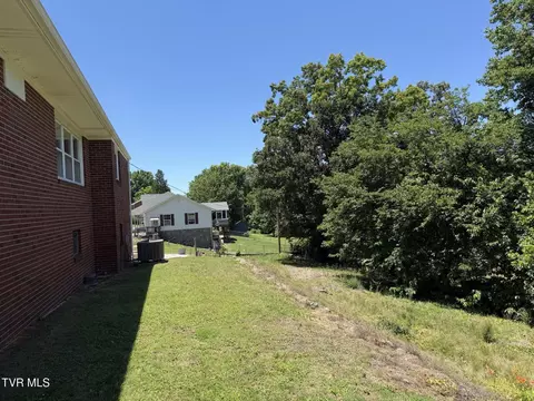 Exterior - 507 E Sevier Heights Greeneville Tn 37745, Greeneville, TN 37745 photo 7 of 8