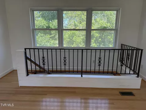Living - 507 E Sevier Heights Greeneville Tn 37745, Greeneville, TN 37745 photo 6 of 6