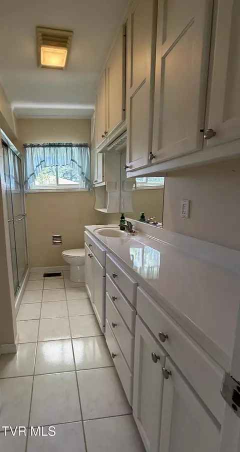 Bath - 507 E Sevier Heights Greeneville Tn 37745, Greeneville, TN 37745 photo 1 of 4