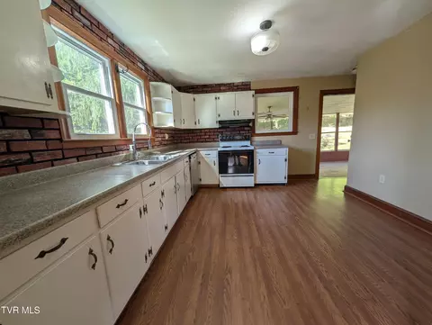 Kitchen - 235 SE Glade Street Wise Va 24293, Wise, VA 24293 photo 1 of 3