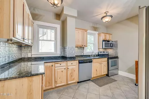Kitchen - 206 E 9th Avenue Johnson City Tn 37601, Johnson City, TN 37601 photo 2 of 4