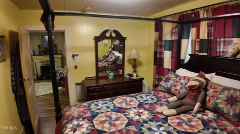 Bedroom - 651 Broyles Avenue Erwin Tn 37650, Erwin, TN 37650 photo 5 of 7