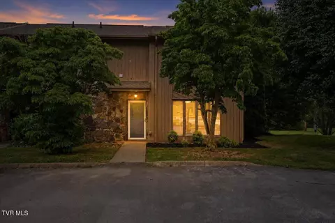 660 Fox Meadow Road Apt 8 Elizabethton Tn 37643, Elizabethton, TN 37643