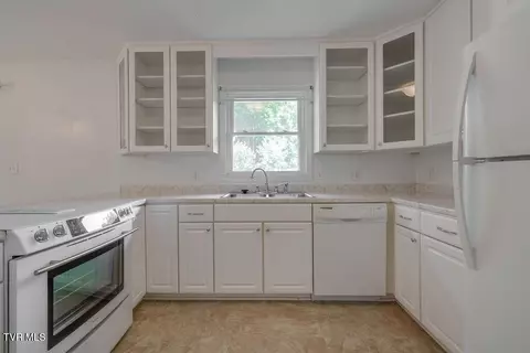Kitchen - 1710 Mcclellan Drive Johnson City Tn 37604, Johnson City, TN 37604 photo 3 of 4