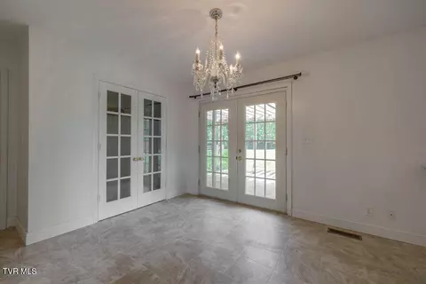 Dining - 1710 Mcclellan Drive Johnson City Tn 37604, Johnson City, TN 37604 photo 1 of 2