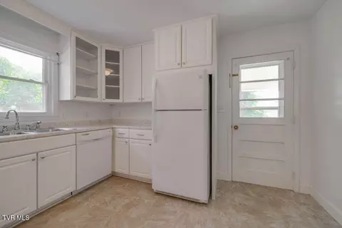Kitchen - 1710 Mcclellan Drive Johnson City Tn 37604, Johnson City, TN 37604 photo 2 of 4